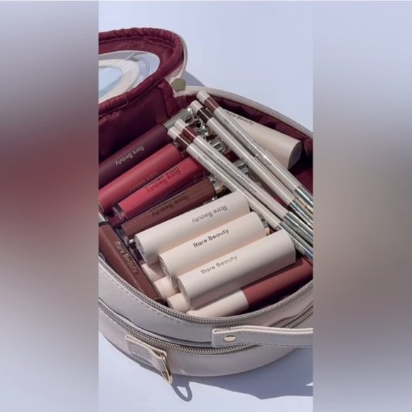 NWT Rare Beauty Selena Gomez Cross Body Makeup Bag with zipper and pockets - Picture 6 of 7